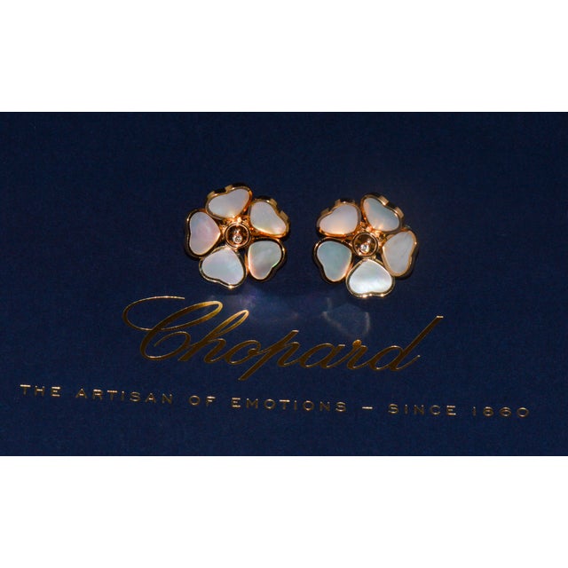 Late 20th Century Pair of Chopard Happy Hearts Flowers Diamond Mother of Pearl 18k Rose Gold Earrings For Sale - Image 13 of 15