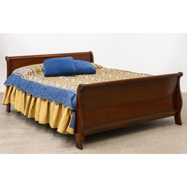 Double Bed in Walnut For Sale - Image 6 of 18