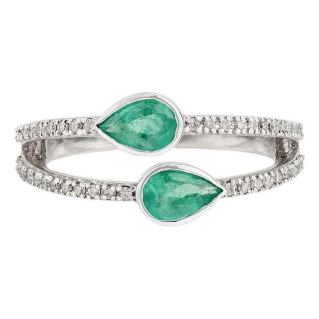 14k White Gold Double Band Ring With Pear Shape Natural Emeralds & Diamonds Size 4 For Sale