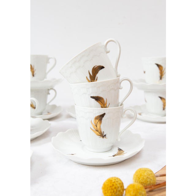 It consists of the following 22 pieces in perfect condition: 11 cups: 6.8 cm diameter, 6.2 cm high 11 saucers: 13 cm...