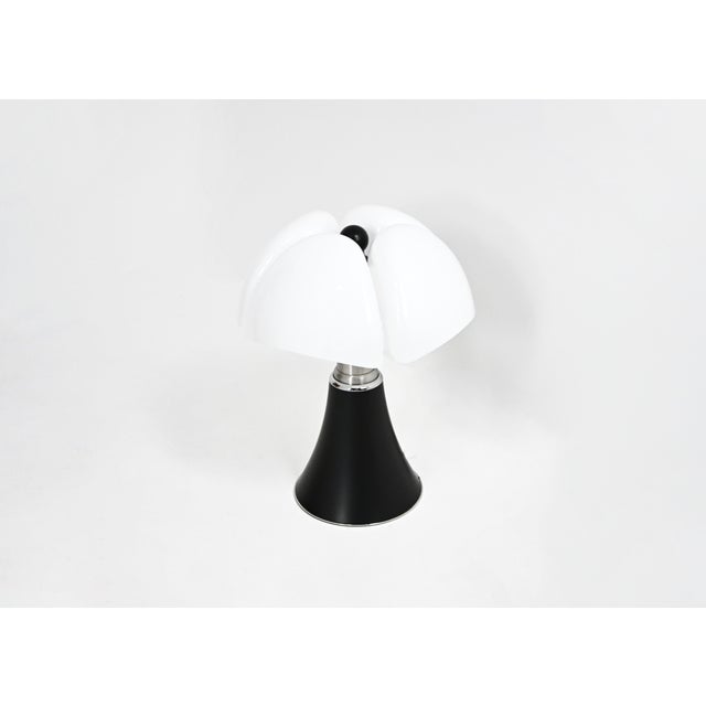 1990s Black Pipistrello Table Lamp by Gae Aulenti for Martinelli Luce, 1990s For Sale - Image 5 of 16