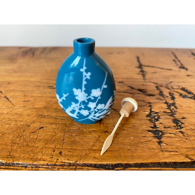 Chinoiserie Vintage Glass Peking Cherry Blossom Snuff Bottle For Sale - Image 3 of 7