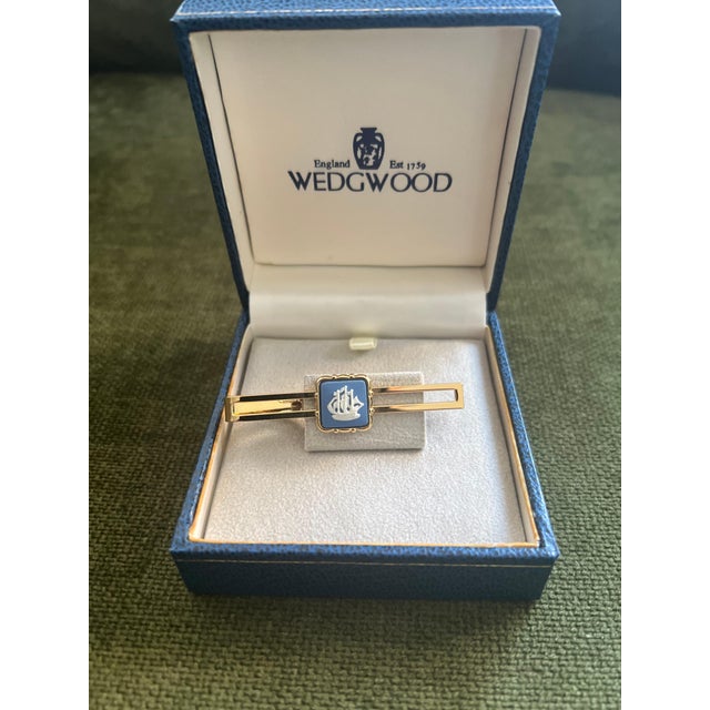 Wedgwood Vintage Royal British "Wedgwood" Jasper ware Gold Plate Tie Clip Circa 1980 For Sale - Image 4 of 18