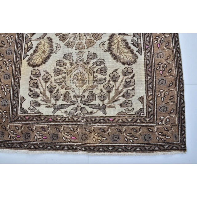 Mid 20th Century Oushak Anatolian Floral Carpet For Sale In Phoenix - Image 6 of 10