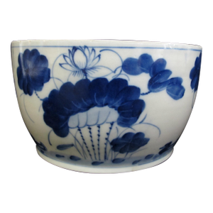 Antique Chinese Porcelain Blue & White Lotus Flower Ginger Jar or Planter
