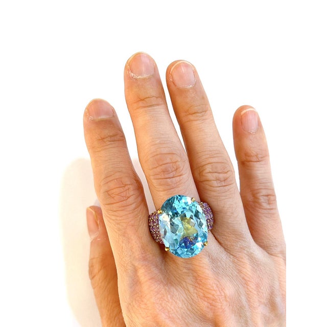 Gemstone Bochic "Orient" Vintage Blue Topaz & Pink Sapphire Cocktail Ring 18K Gold & Silver, Size 7 For Sale - Image 7 of 18