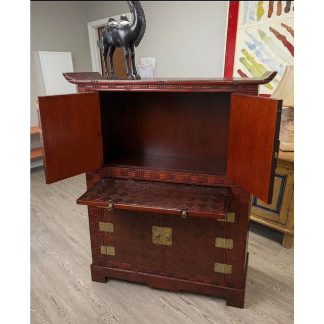 1950s Vintage Maitland and Glascoe Style Chinoiserie Parquet Bamboo Bar Cabinet For Sale - Image 5 of 6
