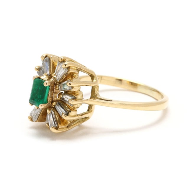 1ctw Diamond and Emerald Cocktail Ring, 18k Yellow Gold, Ring Size 5.25 For Sale - Image 4 of 6