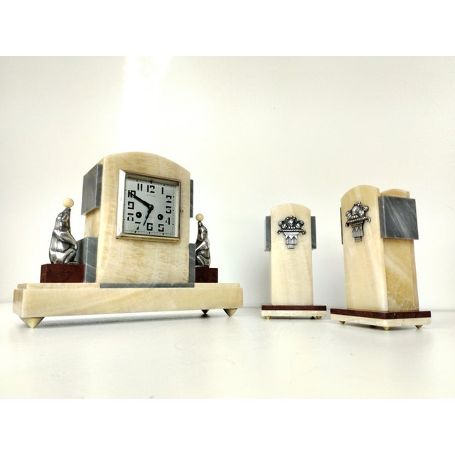 1930s French Art Deco Marble & Onyx Mantel Clock, 1930s, Set of 3 For Sale - Image 5 of 18