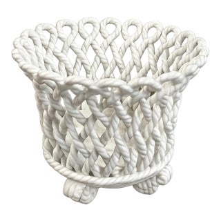 Spanish Glazed Rope Basket Cachepot With Knot Feet - 20th Century For Sale