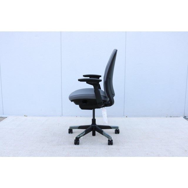Steelcase New Amia Executive Ergonomic Office Chair Gray Vinyl, Fully Adjustable For Sale - Image 10 of 18