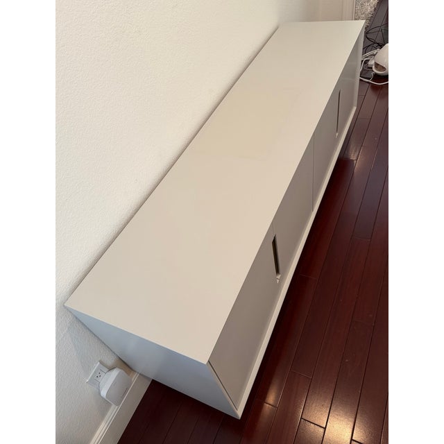 2020s Ivory Painted Linen Sideboard With Brass Hardware – Modern Transitional For Sale - Image 5 of 8