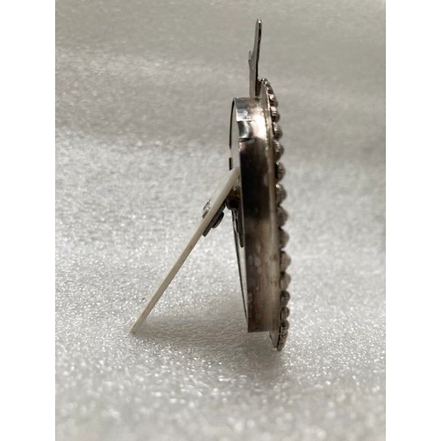 Transitional Vintage Silver Pearl Motif Oval Mini Picture Frame For Sale - Image 3 of 7