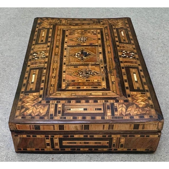 Early 20th Century Middle Eastern Moorish Mosaic Micro Marquetry Inlay Jewelry Box For Sale - Image 15 of 18