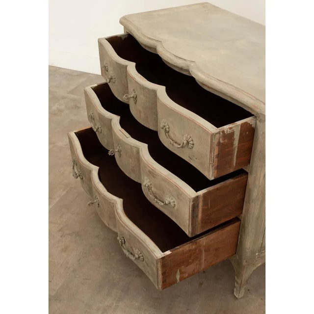 Beige French 20th Century Louis XV Style Painted Commode For Sale - Image 8 of 12