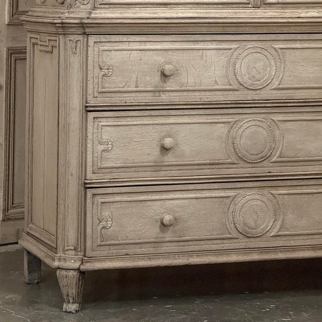 Sand 18th Century Liégeois Régence Period Stripped Oak Linen Press For Sale - Image 8 of 18