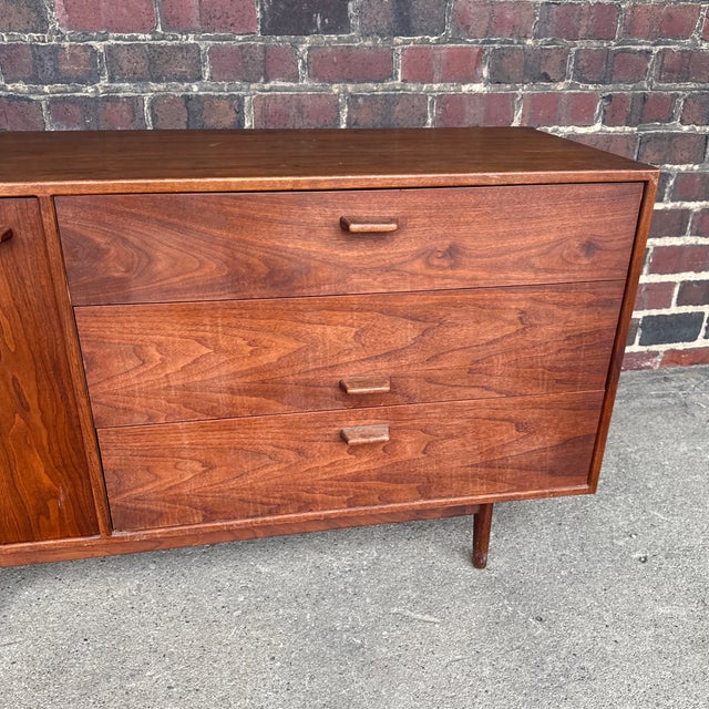 Jen’s Risom 3 Drawer and One Compartment Chest in Walnut Mid Century Modern For Sale - Image 10 of 12