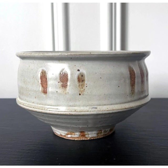 Large Ceramic Stoneware Bowl in Shino Style by Warren Mackenzie For Sale In Atlanta - Image 6 of 12