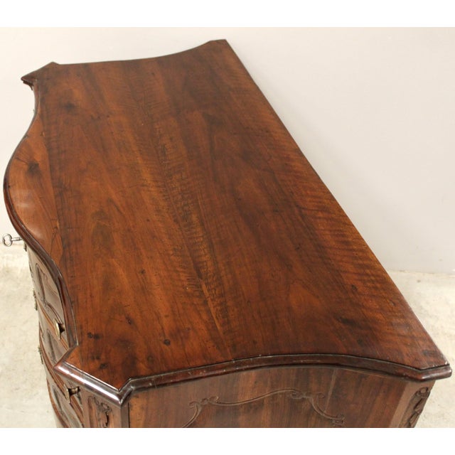 18th Century Italian Louis XVI Chest of Drawers in Walnut For Sale - Image 15 of 17