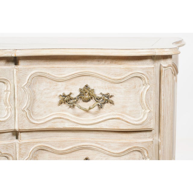 1970s 1970s Baker Furniture Louis XV Style Bleached Serpentine Bombe Chest With Bronze Mounts For Sale - Image 5 of 11