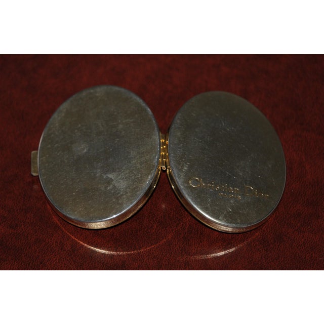 1980s Oval Gilt Compact Pocket Mirror from Christian Dior, 1980s For Sale - Image 5 of 15