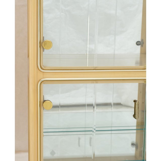 Mid 20th Century 3 Blond Wood Glass Door Curio Cases Display Vitrine Cabinet Glass Shelves MINT! For Sale - Image 5 of 14