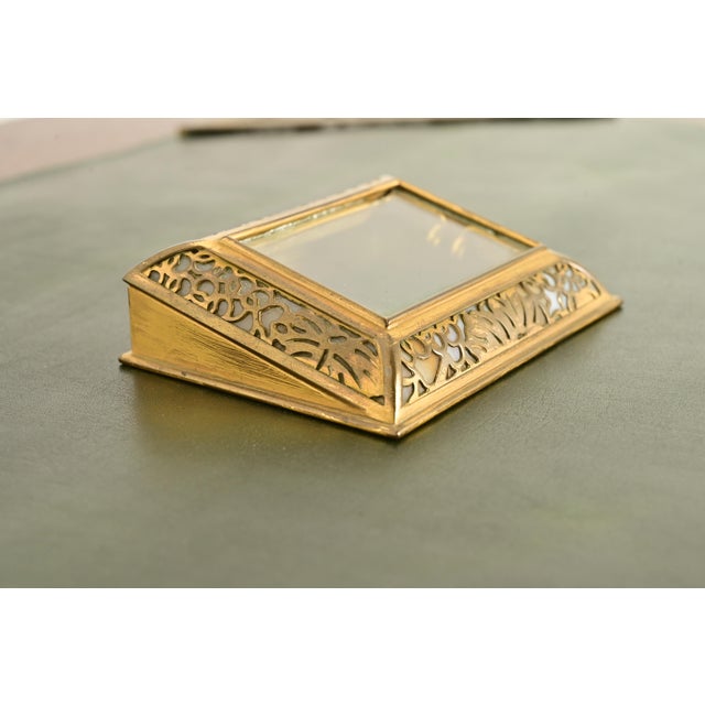 Early 20th Century Tiffany Studios New York Grapevine Bronze Doré and Favrile Slag Glass Desk Calendar Holder or Picture Frame For Sale - Image 5 of 12