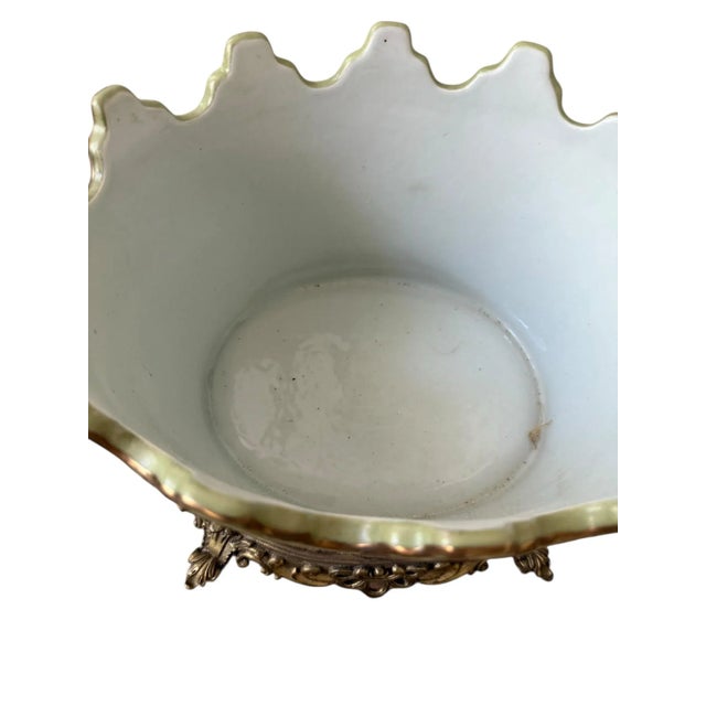 1980s Green and Gold Chinoiserie Tole Planter, Heavy For Sale - Image 4 of 5