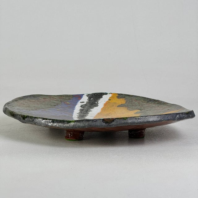 Memphis Vintage 1980s Signed Decorative Footed Ceramic Art Plate, Memphis Inspired For Sale - Image 3 of 10