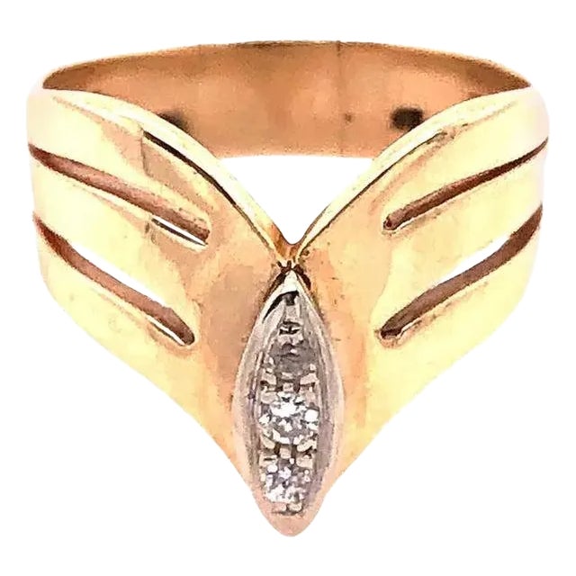 14 Karat Yellow and White Gold Diamond Center Contemporary Ring, Size 8.5 For Sale