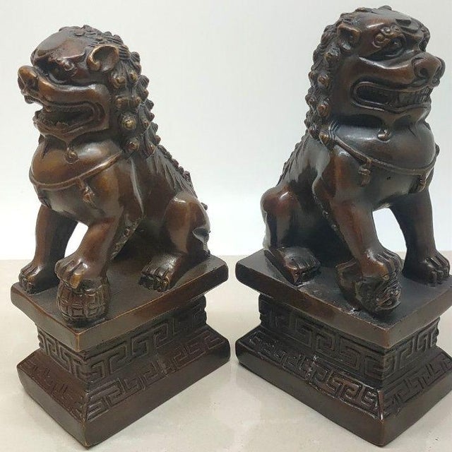 Pair of Vintage Bronze Foo Dogs – Guardian Lion Statues With Ball & Cub For Sale - Image 4 of 9