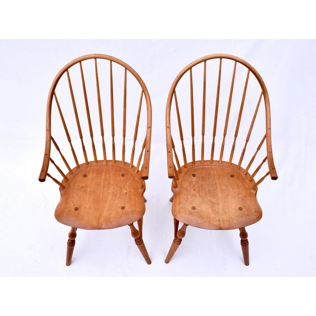 Amber Bespoke Set of Six Windsor Continuous Arm Chairs, Solid Cherry, 1990s For Sale - Image 8 of 13