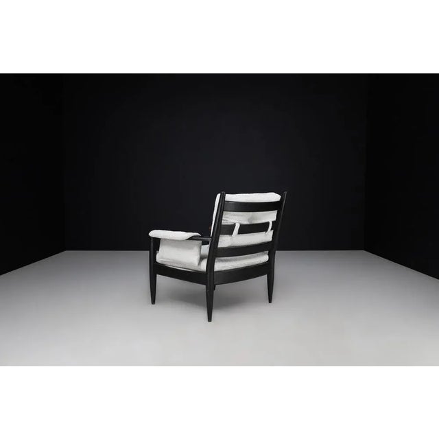 1960s Mid-Century French Armchair in Patinated Oak and Bouclé Upholstery, 1960s For Sale - Image 5 of 10