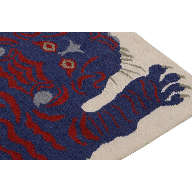2010s Rug & Kilim’s Tiger-Skin Rug in White With Blue & Red Pictorial For Sale In New York - Image 6 of 8