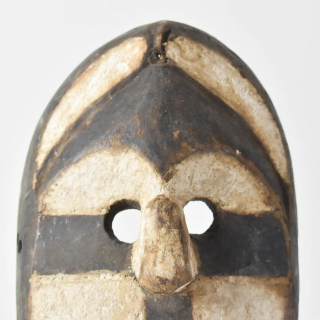 African Early 20th Century Kumu Painted Wooden Mask For Sale - Image 3 of 9