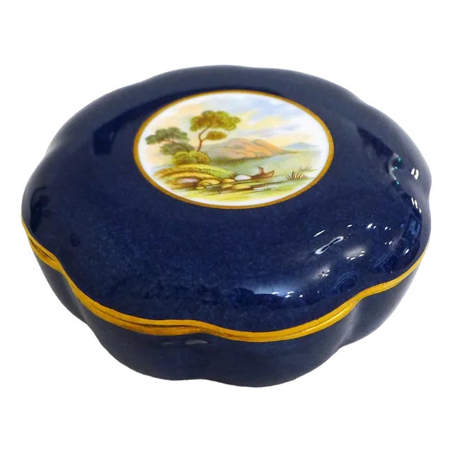 Flower-Shaped Box in Porcelain from Copelands, 1890s For Sale