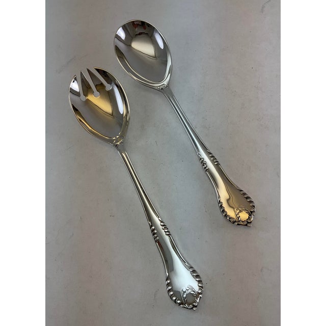 1980s Silver Pair Salad Servers, Chesterfield. For Sale In New York - Image 6 of 11