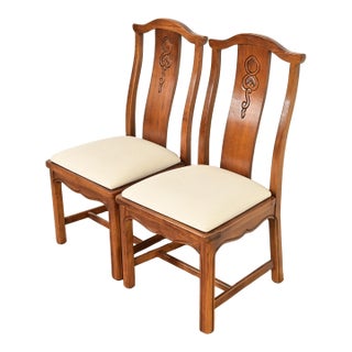 Thomasville Mid-Century Hollywood Regency Chinoiserie Carved Walnut Side Chairs or Dining Chairs, Pair For Sale