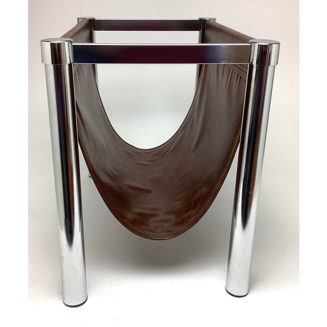 1970s Vintage Mid Century Modern Chrome and Brown Vinyl Magazine Rack. C 1970s For Sale - Image 5 of 5