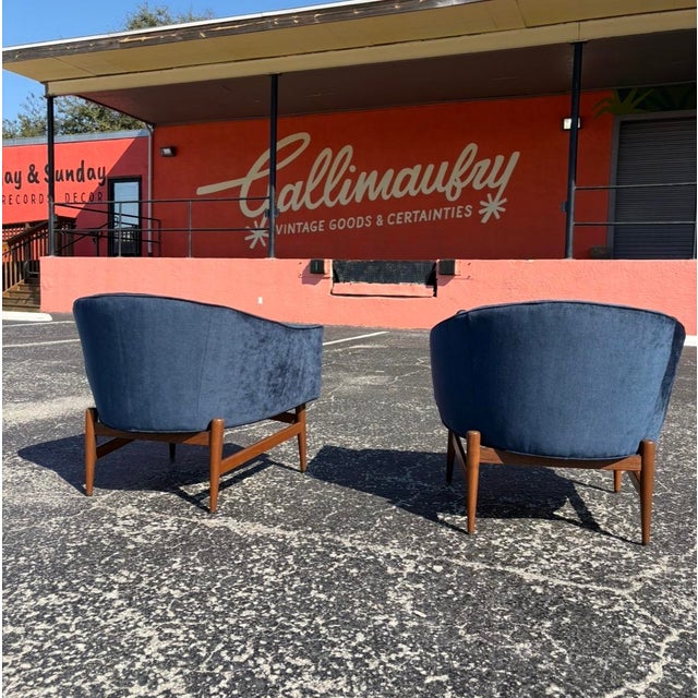 Mid-Century Modern Fully-Restored Mid Century Lawrence Peabody for Richardson Nemschoff Barrel Chair Pair For Sale - Image 3 of 8