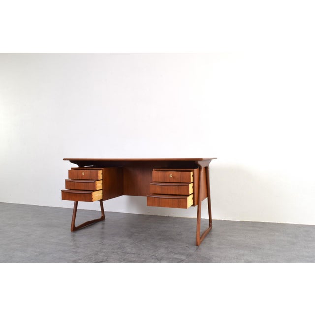 Mid-Century Danish Teak Executive Desk by Svend Åge Madsen for H.P. Hansen, 1960s For Sale - Image 13 of 18