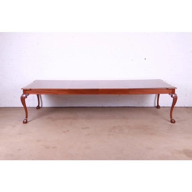 Brown Henredon Chippendale Banded Mahogany and Burl Wood Extension Dining Table, Newly Refinished For Sale - Image 8 of 13