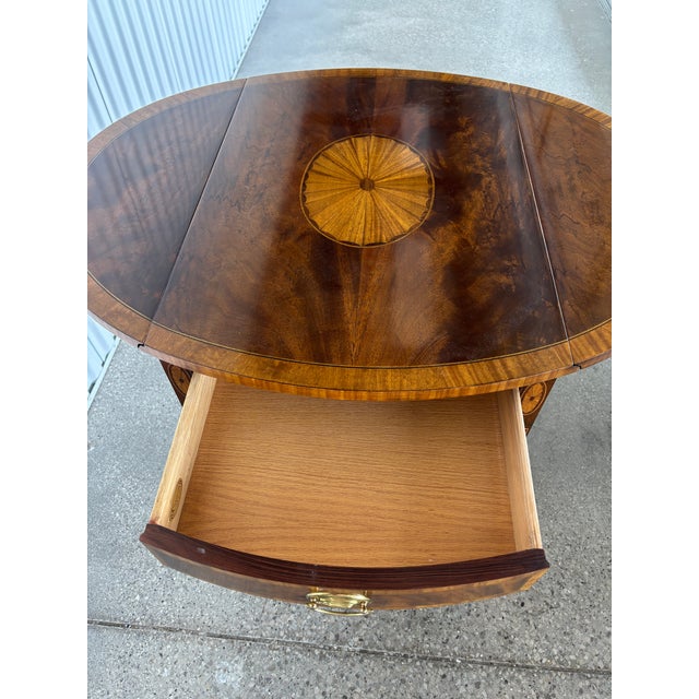 1980s Mahogany Hepplewhite Pembroke Table For Sale In Lexington, KY - Image 6 of 8