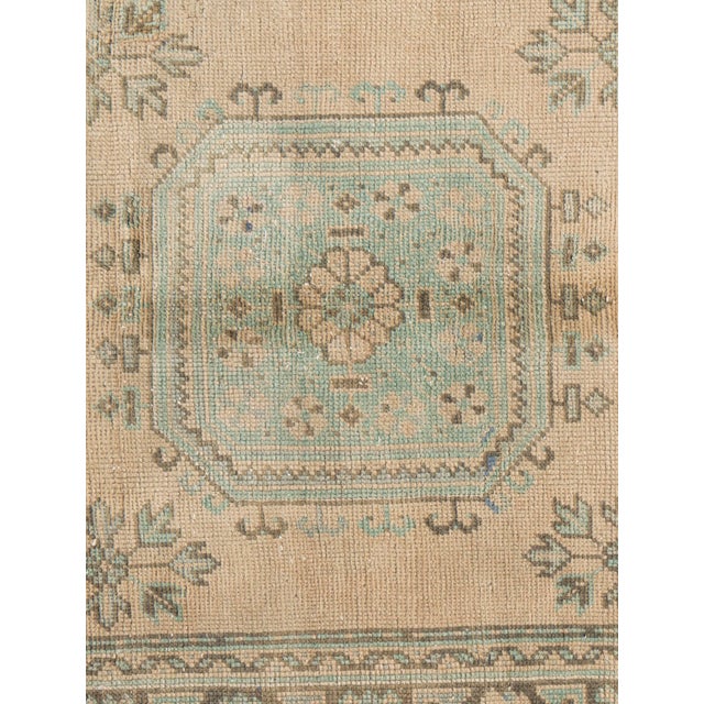 These attractive rugs are suitable for a wide variety of places, but the significant effect of Oushaks is that they bring...