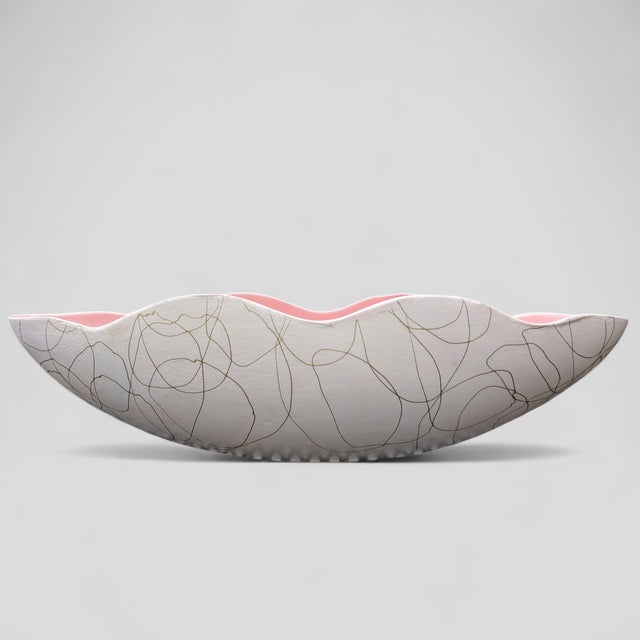 Hazel-Atlas Mid Century Modern Pink White and Gold Abstract Scalloped Ceramic Planter For Sale - Image 4 of 10