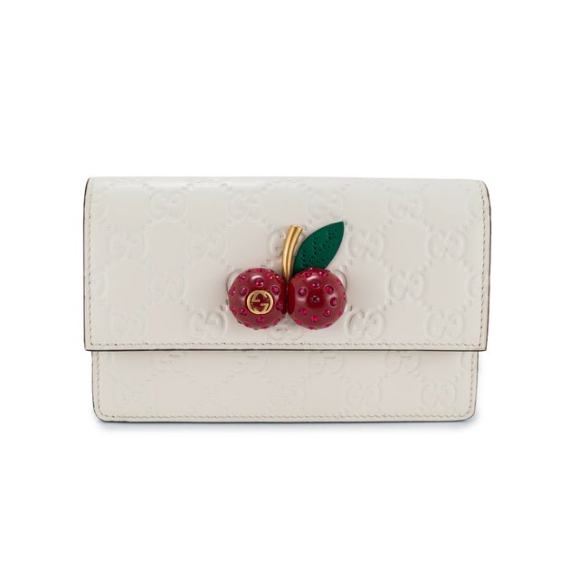 Brand: Gucci Gender: Ladies Length: 6.50 inches Height: 4.25 inches Width: 1.50 inches Weight: 321.00 grams Gucci GG...