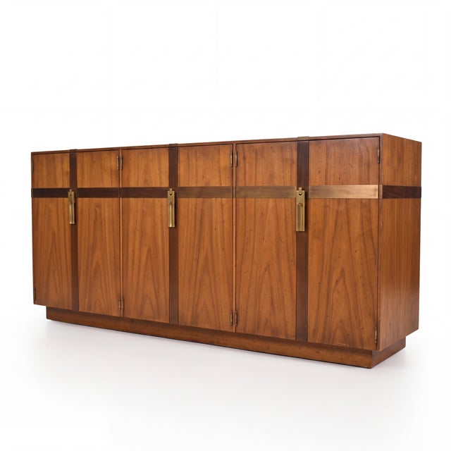 Mid 20th Century Mid-Century Modern Brass Bound Walnut Credenza / Sideboard by Heritage For Sale - Image 5 of 9