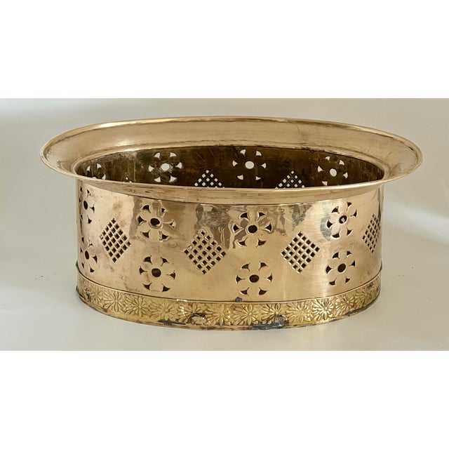 1970s Mottahedeh Dutch-Style Pierced Brass Jardinière Oval Planter For Sale - Image 5 of 11