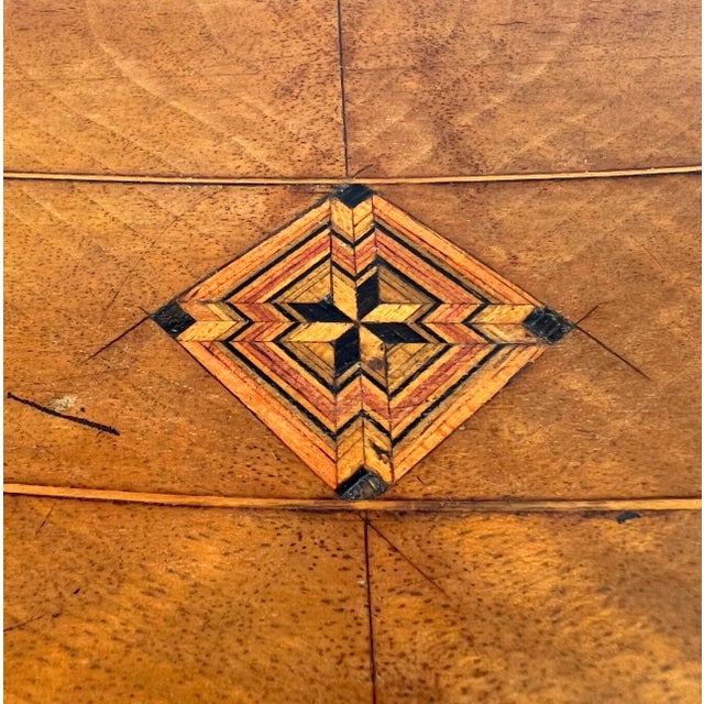 Victorian Walnut Tilt-Top Table For Sale In New York - Image 6 of 12