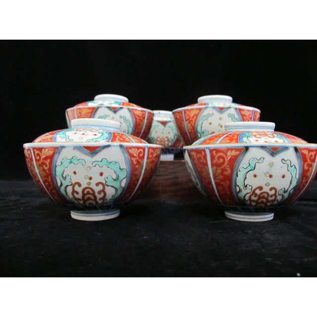 Japanese Imari Porcelain Covered Rice or Soup Bowl With Lid Set of 5 For Sale - Image 10 of 18
